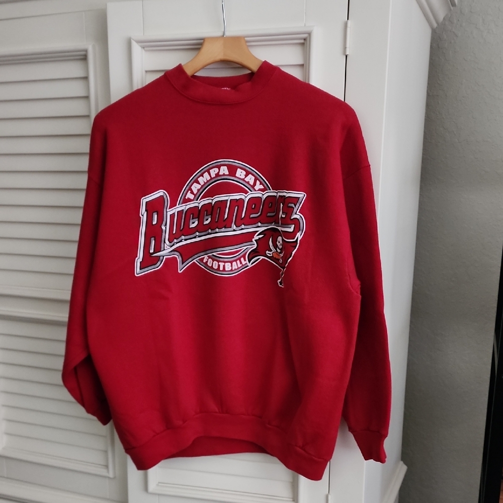 Tampa Bay Buccaneers Red Sweater